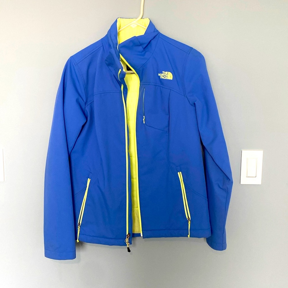 North phase skiing jacket in perfect condition